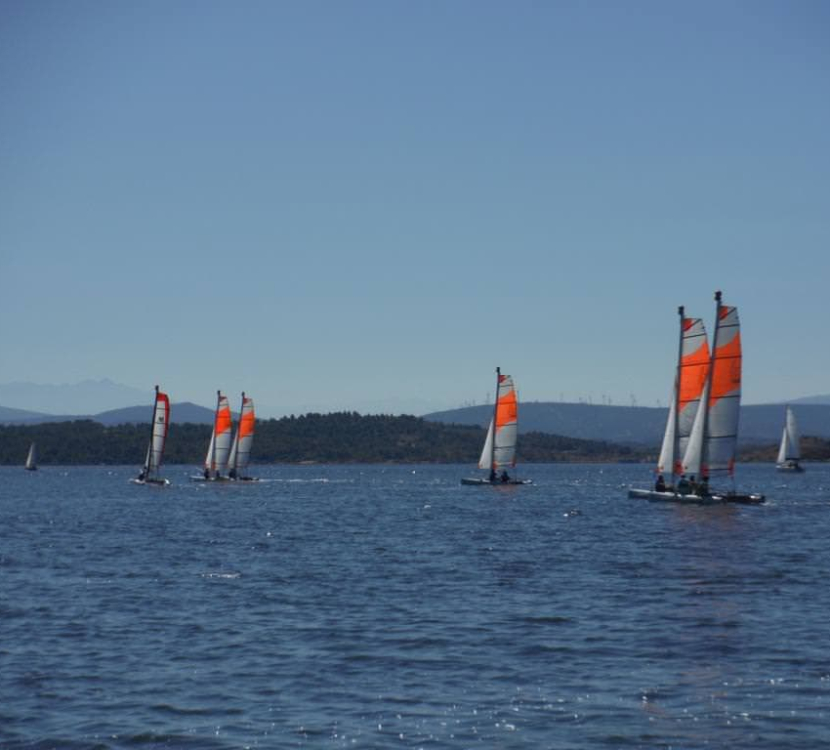 Balade familiale en voile à Narbonne ©Société Nautique de Narbonne