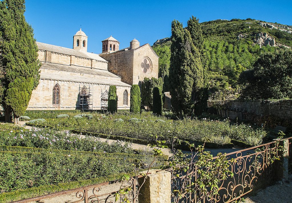 Visiter l'abbaye de Fontfroide et ses jardins ©Edgar De Puy-ADT de l'Aude