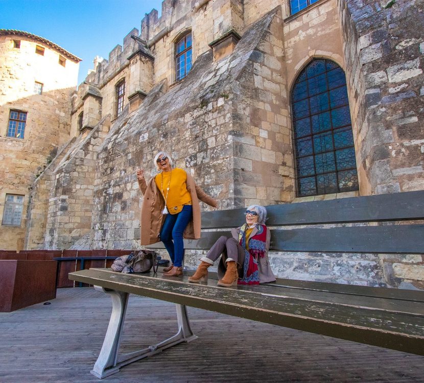 Le Banc Géant dans le jardin des archevêques à Narbonne ©Céline Deschamps - ADT de l'Aude