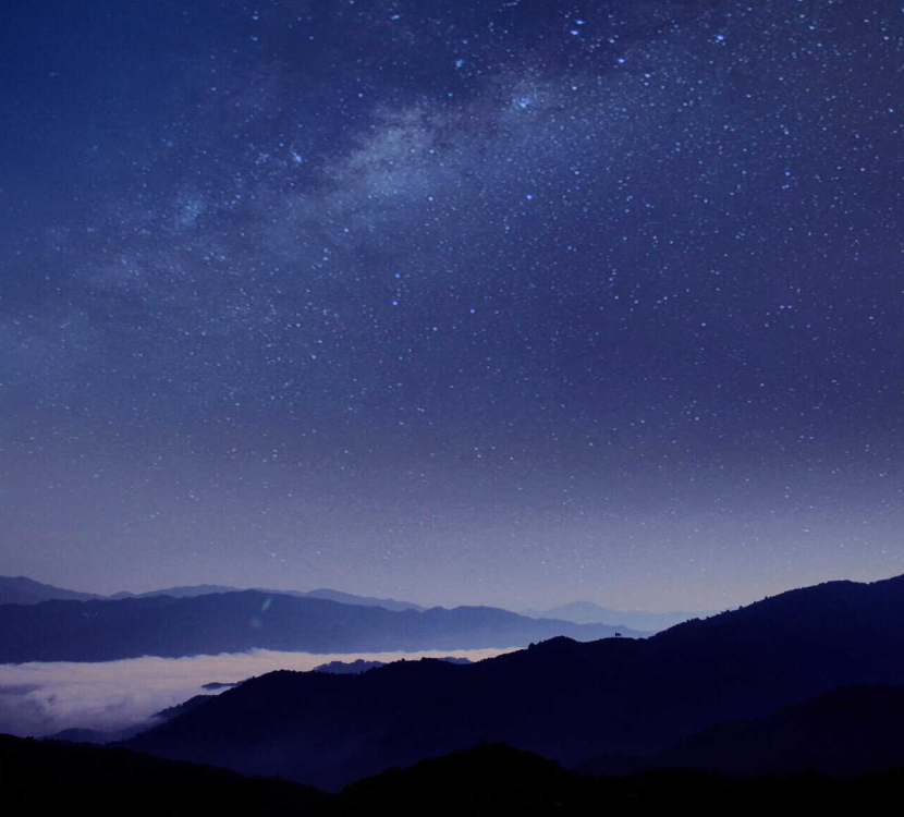 observation-etoiles-nuit-montagne-©chan-hoi-unsplash
