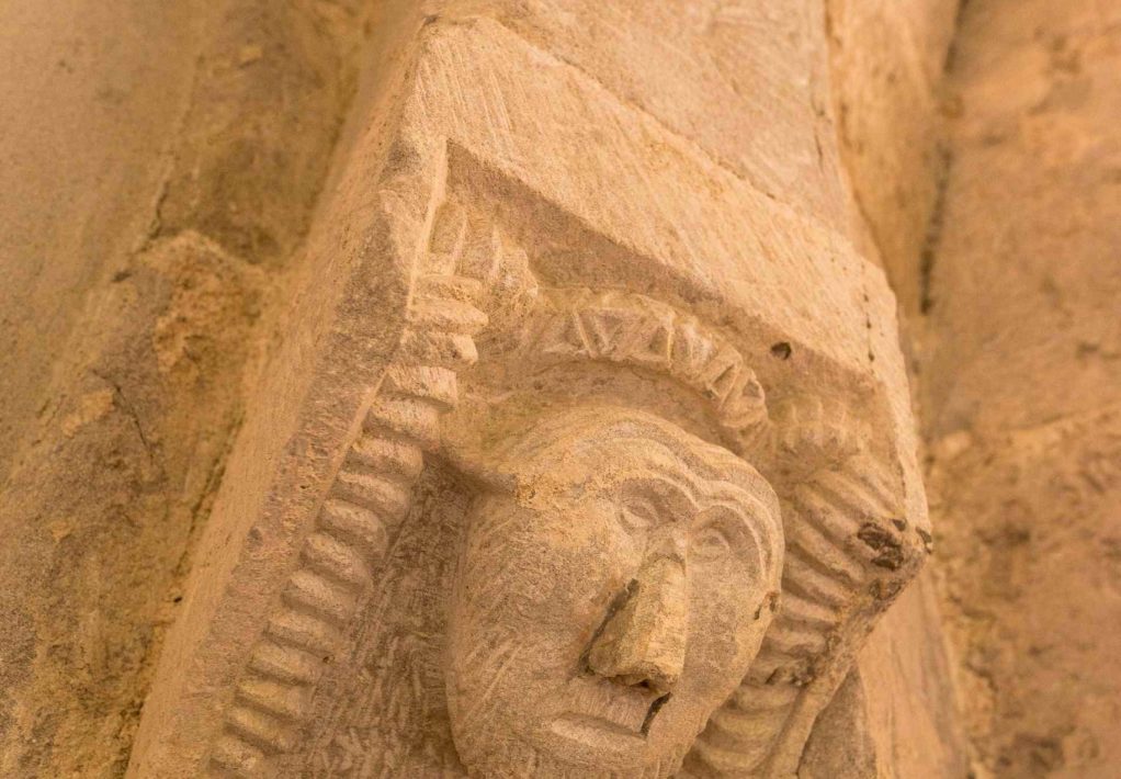 Chapiteau de l'Abbaye de Saint Papoul-©Vincent Photographie