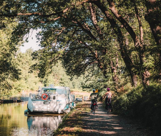 Le canal à port la Robine © Canal des 2 Mers à vélo, Lezbroz, T. Verneuil, ADT de l'Aude