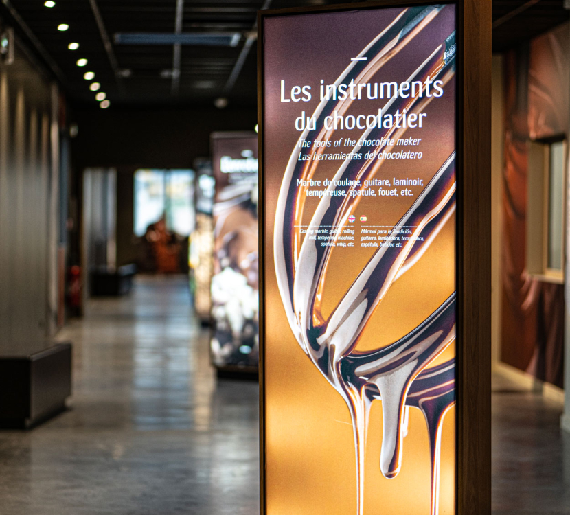 Panneau, visite de la chocolaterie Nougalet à Trèbes