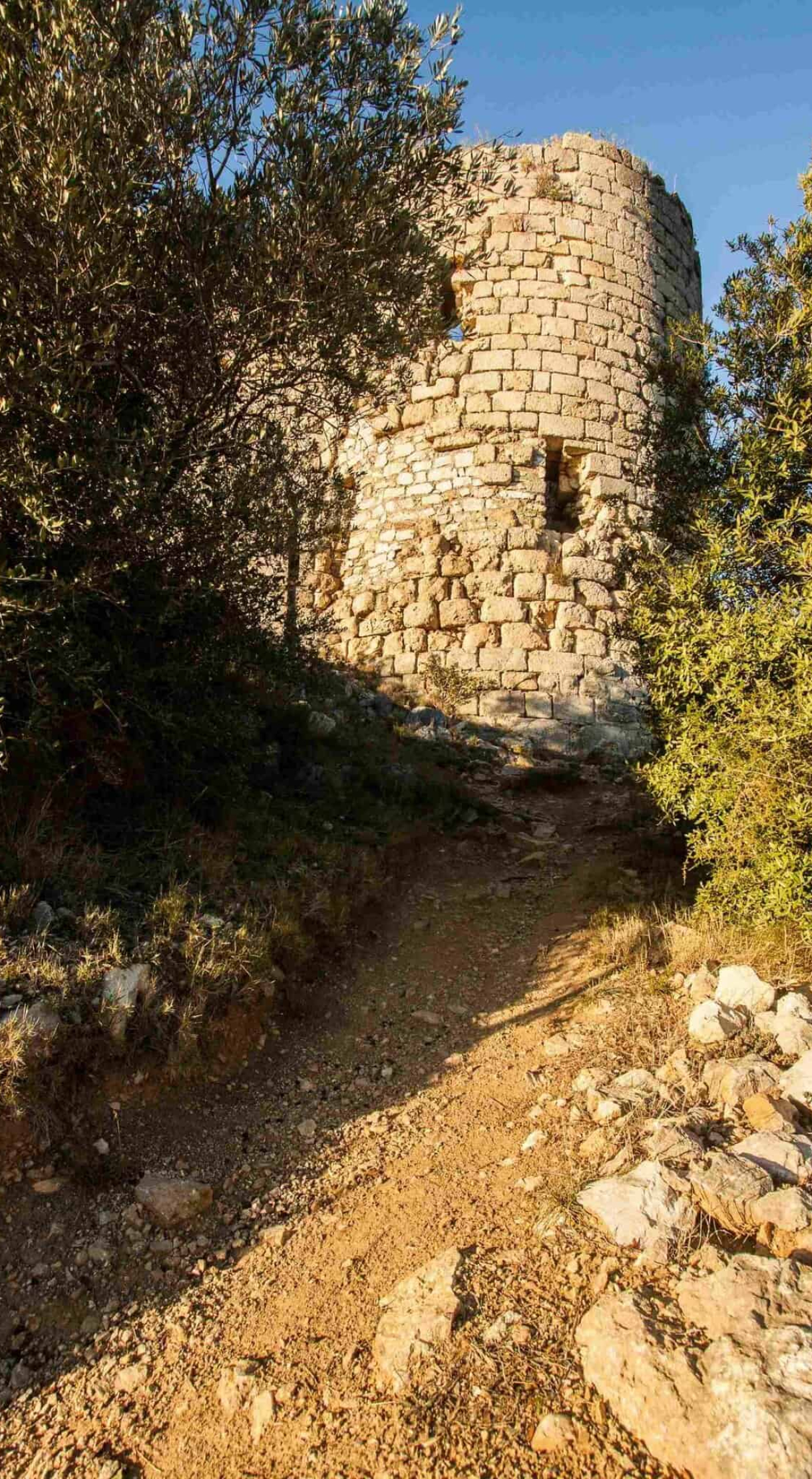 Découverte du Château d'Aguilar et sa tour ©Vincent Photographie