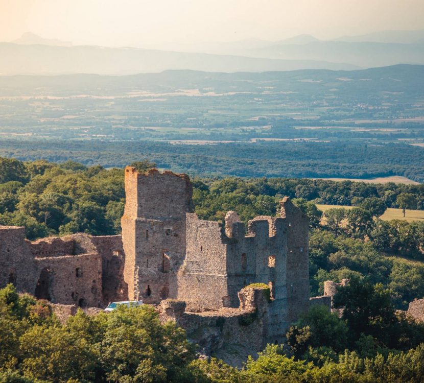 Vue sur le Château de Saissac ©Vincent Photographie